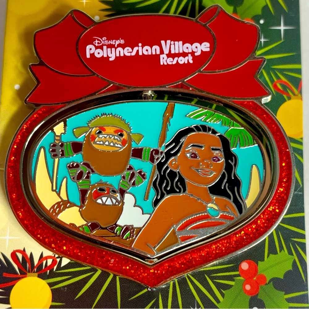 NWT. Disney Moana spin pin. Disney parks pin trading holiday exclusive
